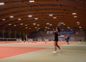 Tennis in de hal indoor binnen
